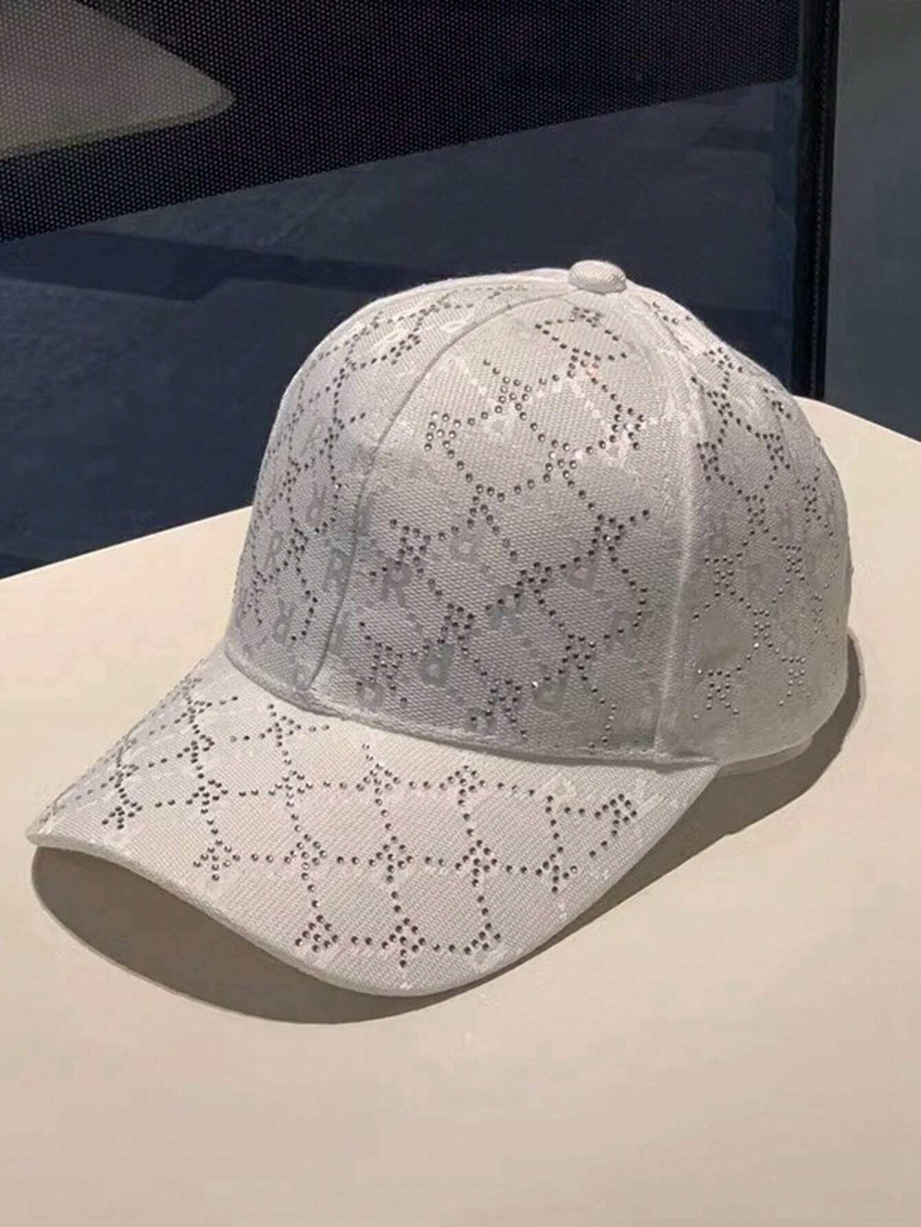 Casquette avec Strass et Imprimé – Image 11