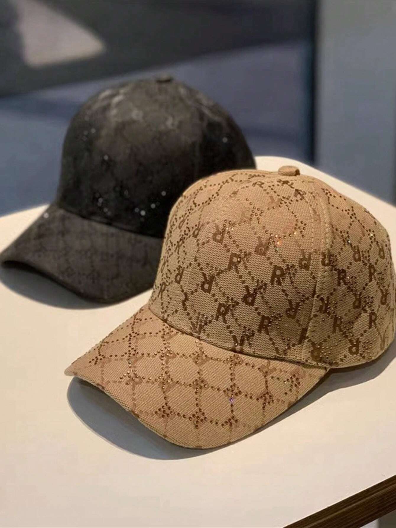 Casquette avec Strass et Imprimé – Image 7