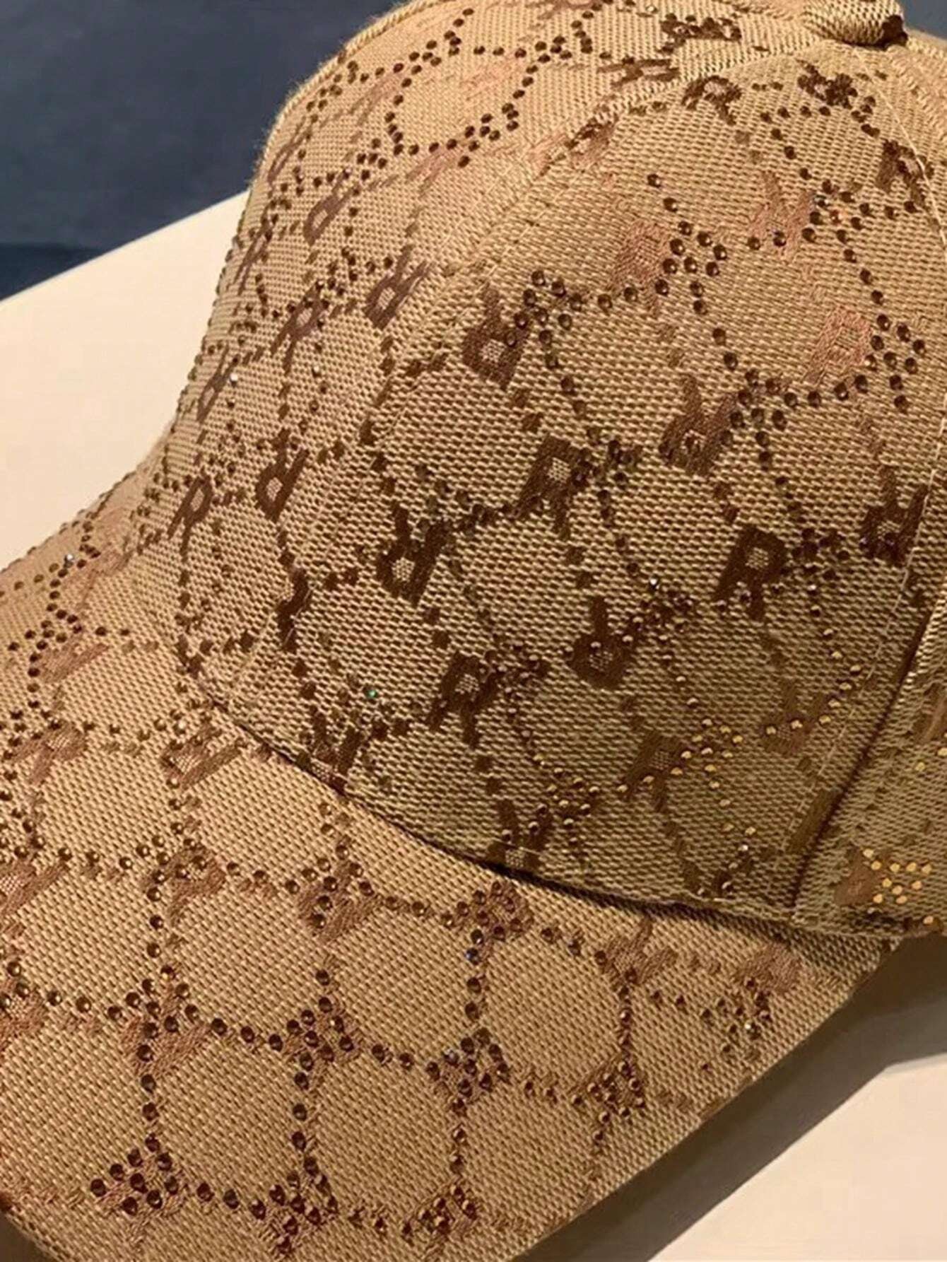 Casquette avec Strass et Imprimé – Image 9