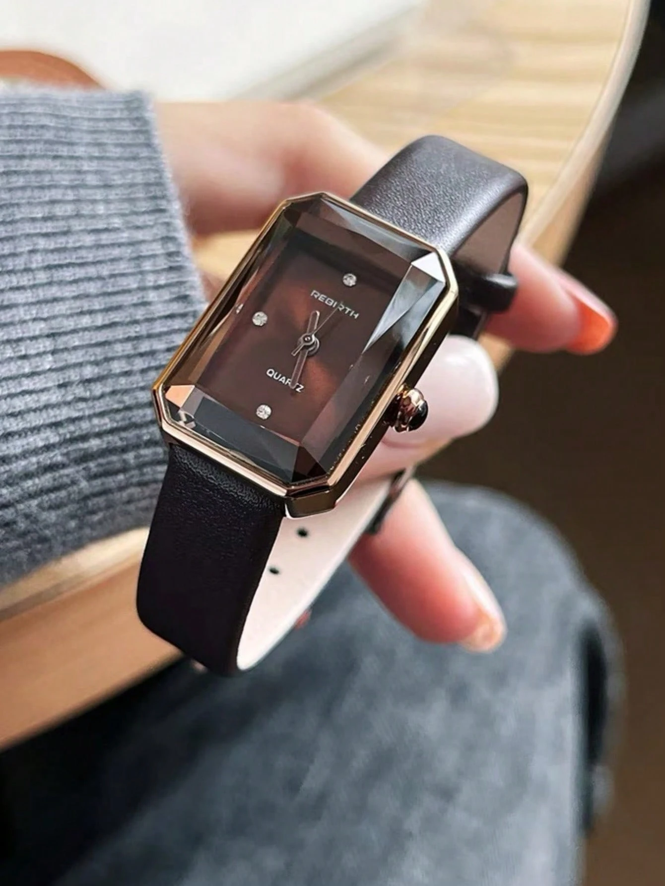 Montre Design Rétro – Image 6