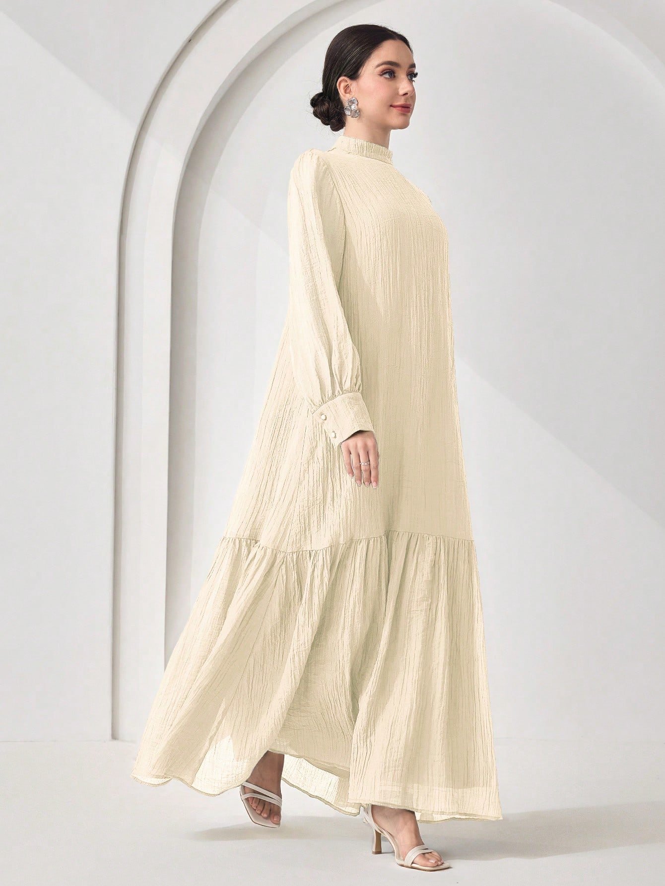 Robe Élégante à Col Montant – Image 4