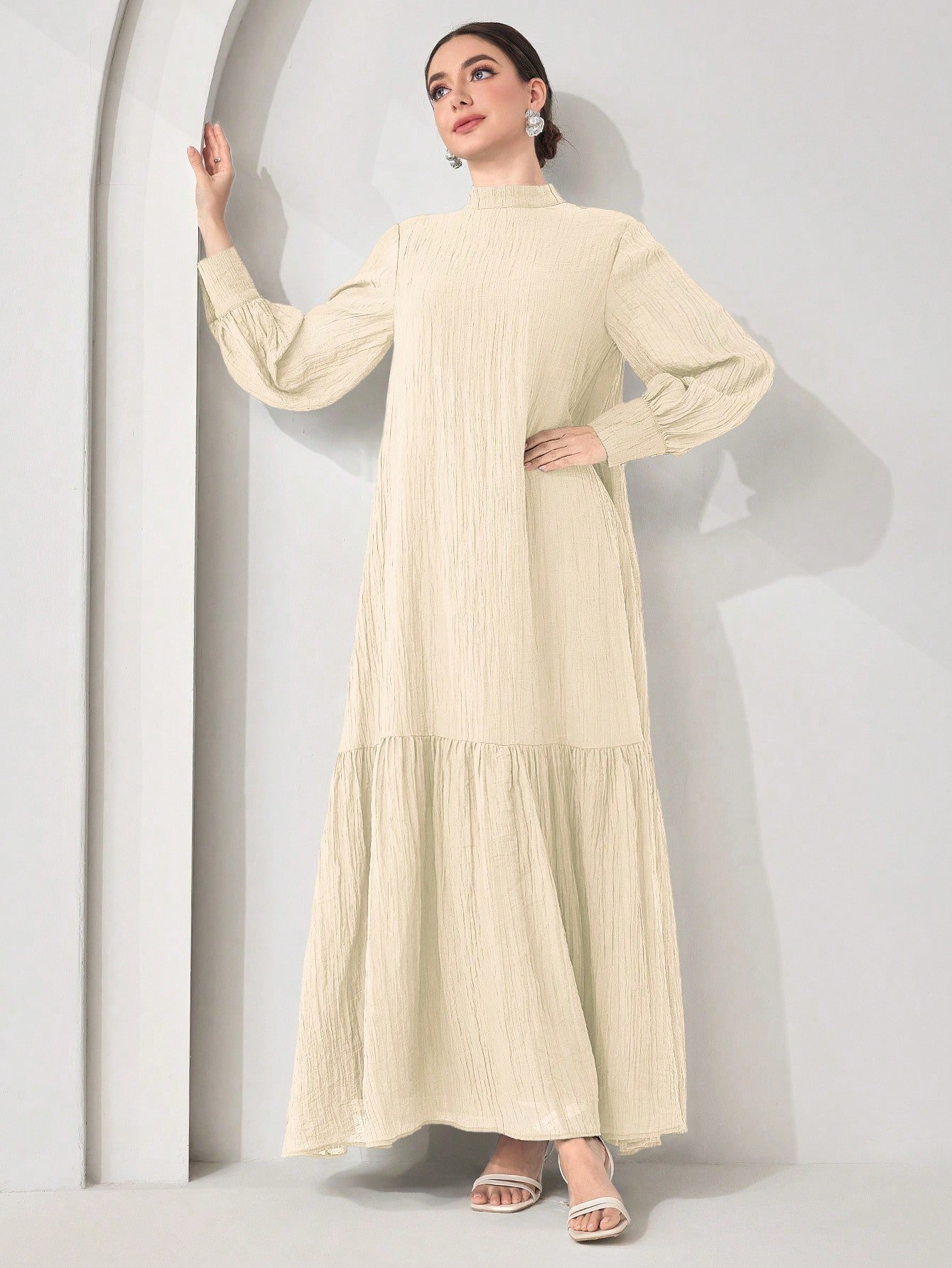 Robe Élégante à Col Montant – Image 7