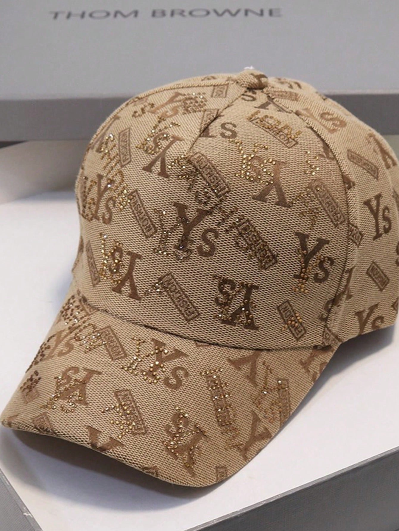 Casquette avec Strass et Imprimé – Image 2